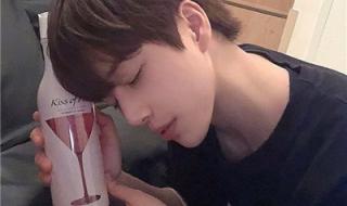 为什么会觉得两个人的头像像非主流 qq头像男生非主流